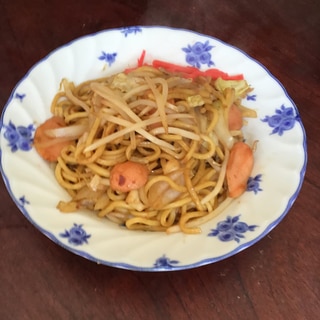 ギョニソと野菜の太麺焼きそば。